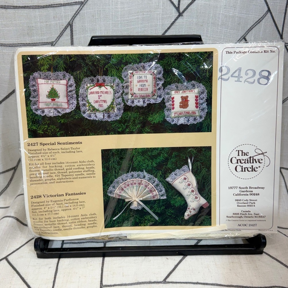 The Creative Circle Victorian Fantasies Kit 2428 OS White Christmas‎ Ornaments